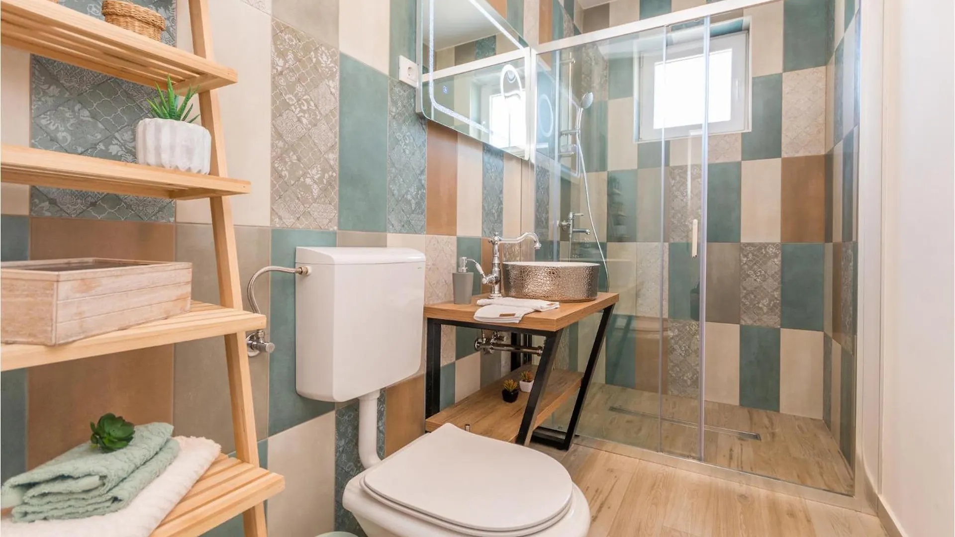 Stunning Home In Sikovo With Kitchen